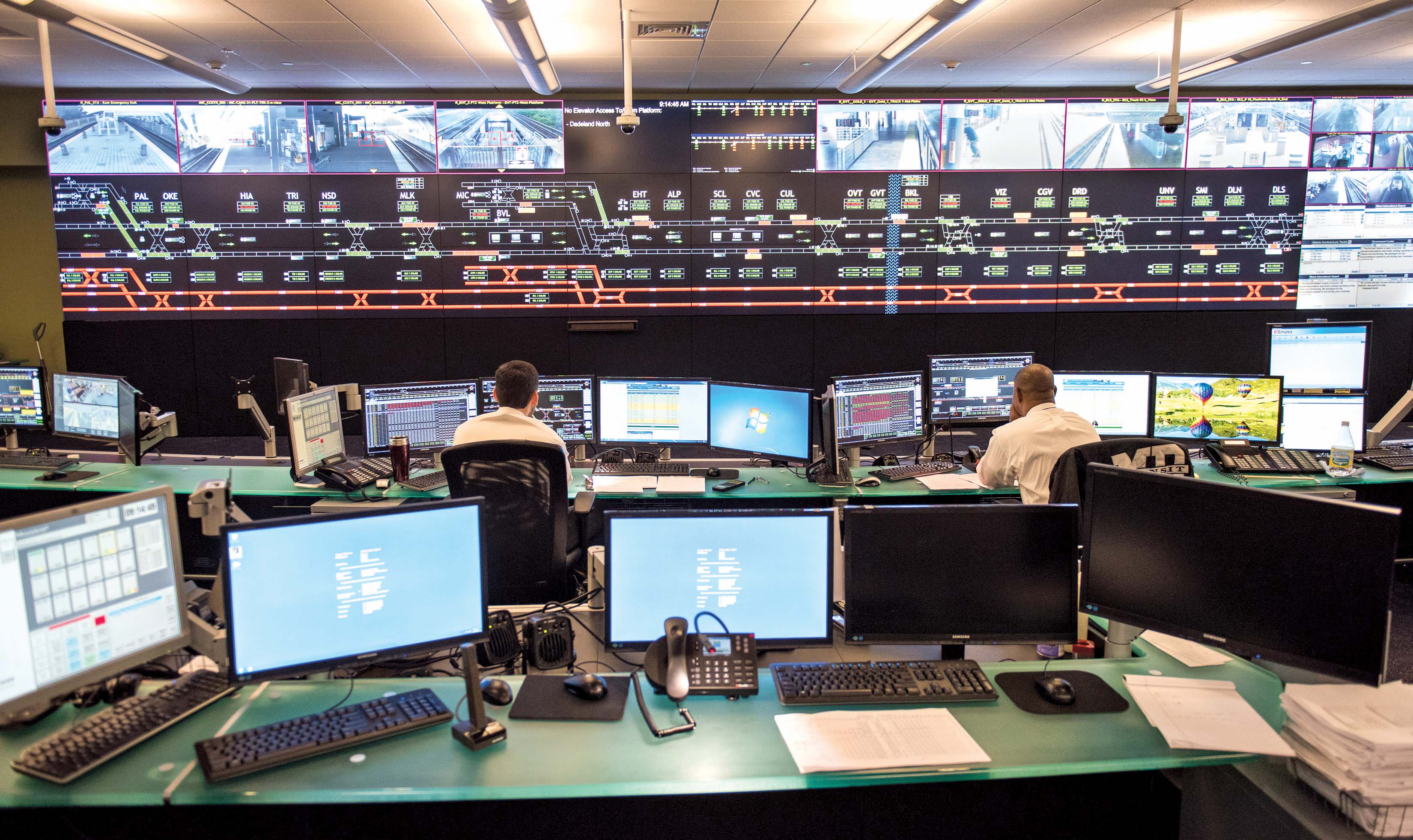The video wall and work stations in Miami-Dade's new control center. Image DTPW The video wall and work stations in Miami-Dade