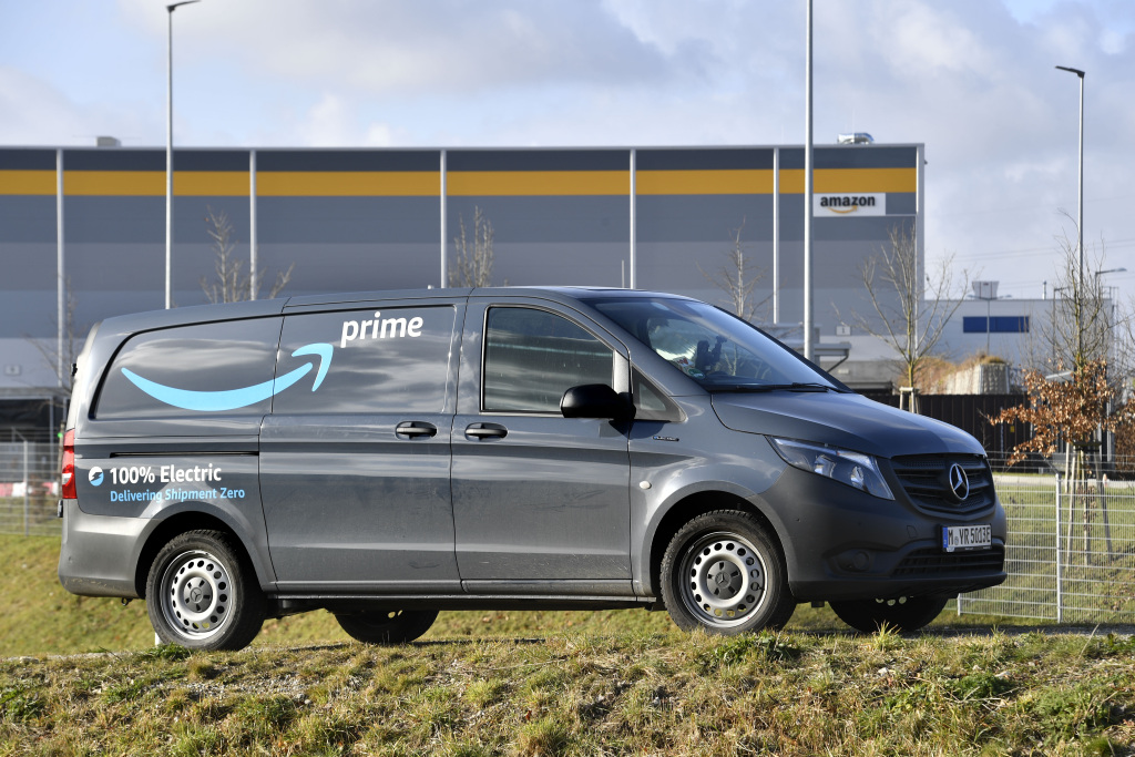 Mercedes eVito vehicles on the road for Amazon in Munich (Source: Daimler)