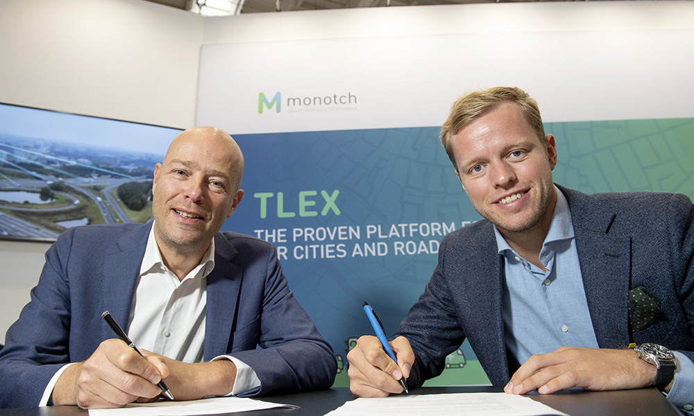 Menno Malta and Jorn de Vries signing the new partnership