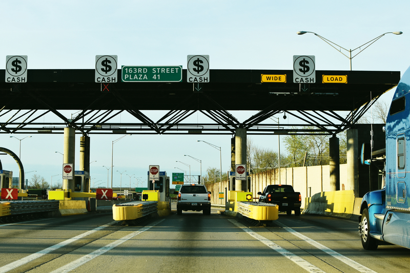 Weigh in Motion tolling Illinois technology road safety real-time data © Hannah Babiak | Dreamstime.com