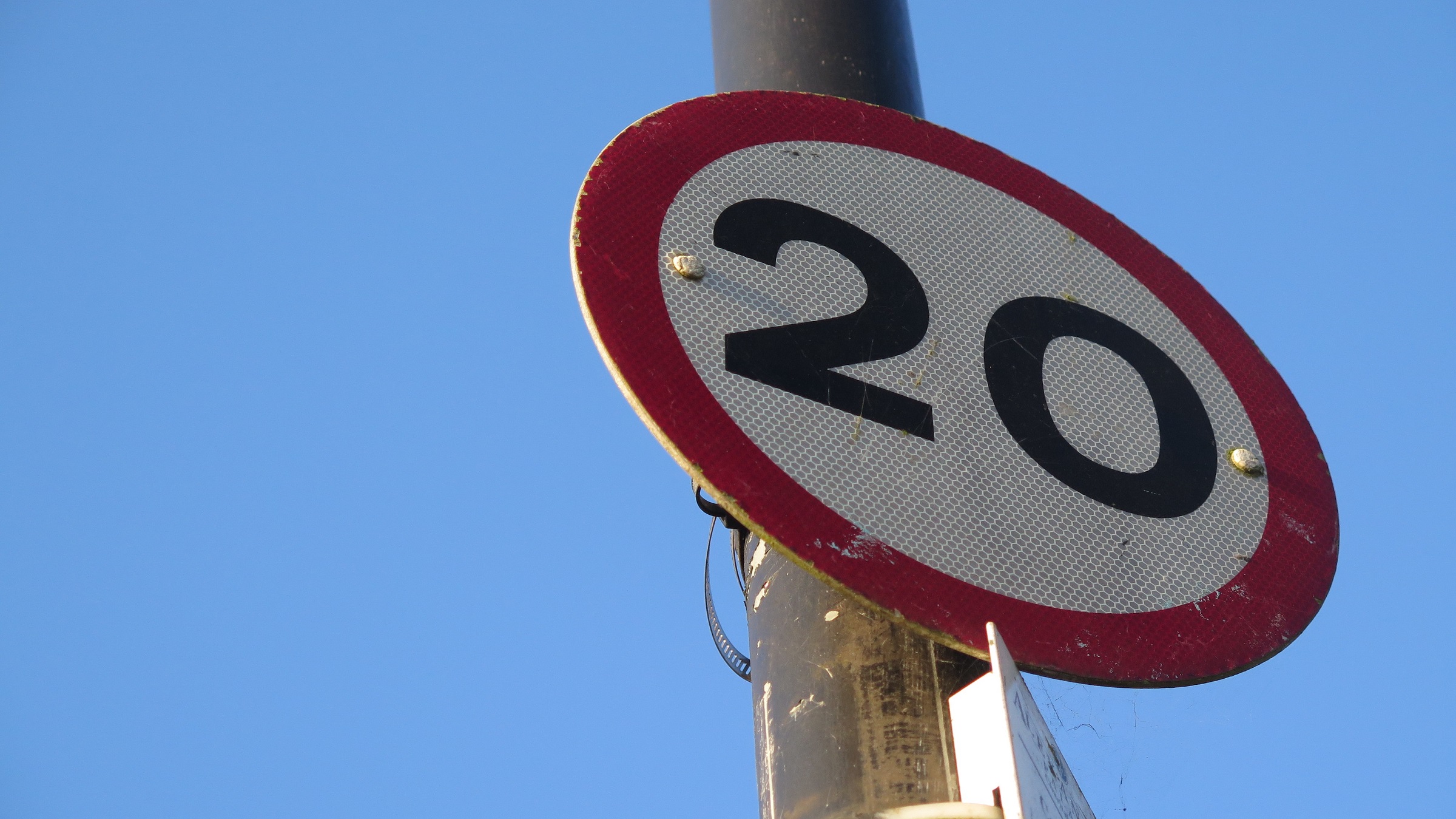 Road safety speed limits residential roads (© ITS International)