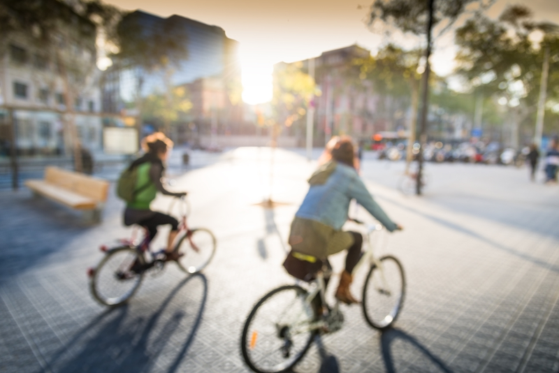 Cycling urban mobility active travel decarbonisation © Andreusk | Dreamstime.com