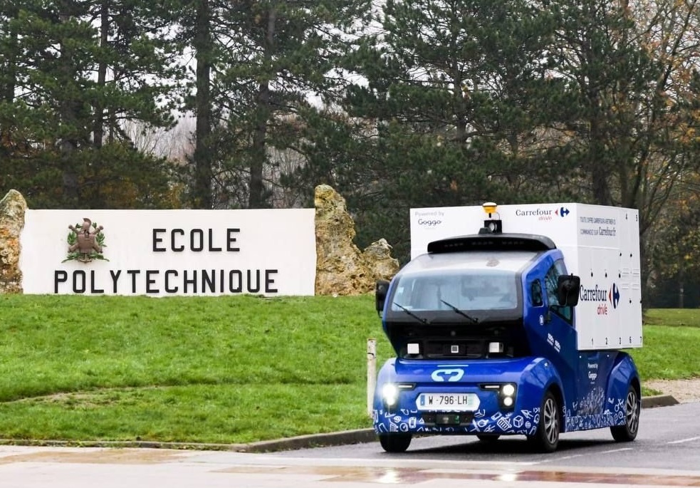Autonomous vehicles last-mile logistics decarbonisation Carrefour