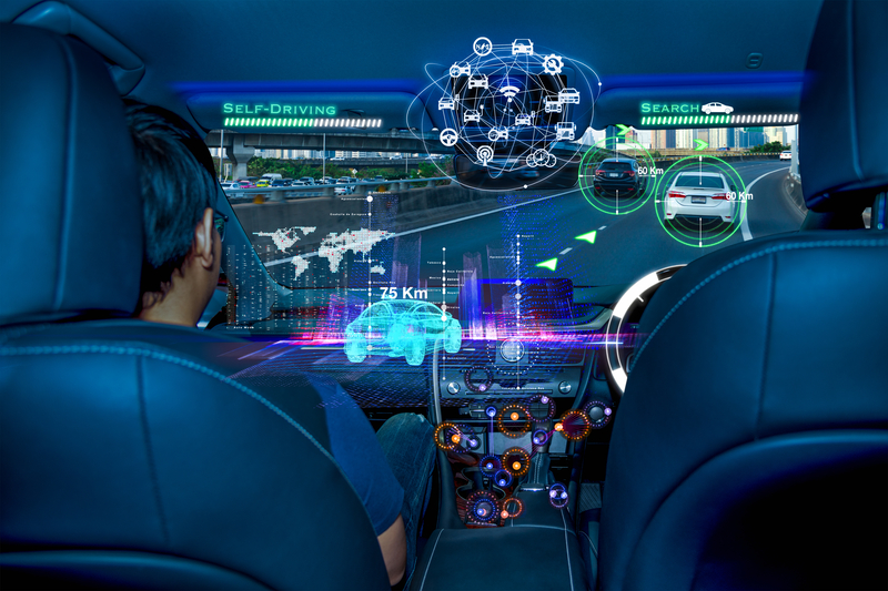 Edge data processing connected vehicles innovation © Suwin Puengsamrong | Dreamstime.com