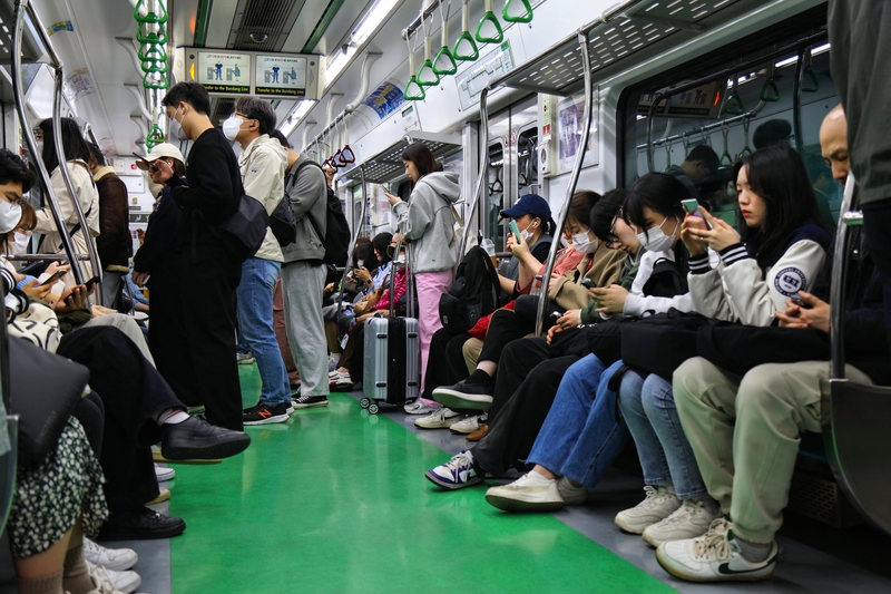 Seoul metro decarbonise urban mobility © Tupungato | Dreamstime.com