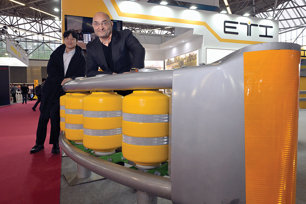 Rich Choi, left of ETI and Karim Salha from Kinetic Technologies