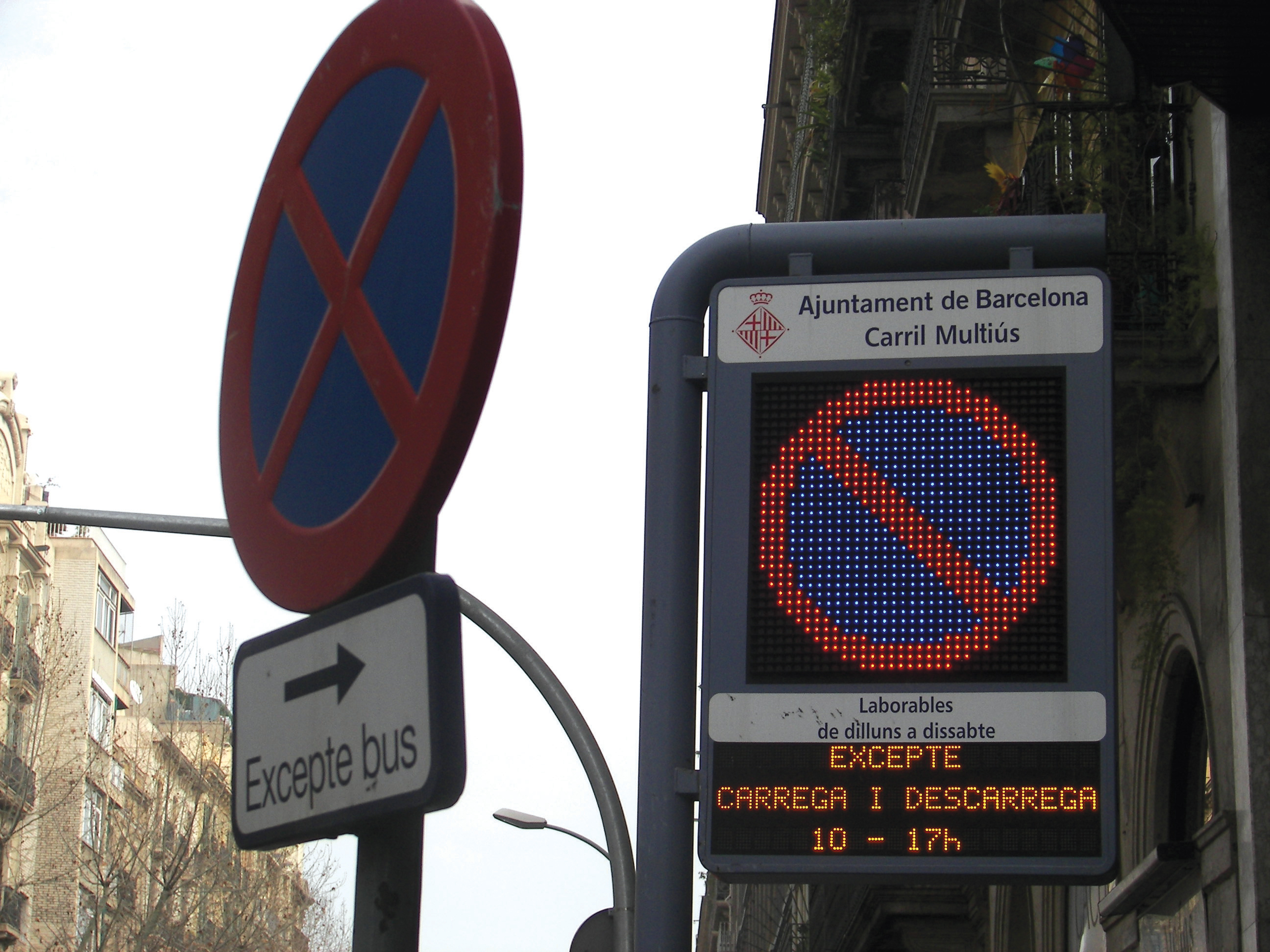 Spanish road signs