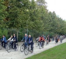 Europeans cycling to work