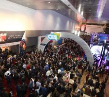 ces2019_crowd_opening 650.jpg