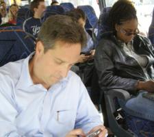 US Bus passengers use PEDs 