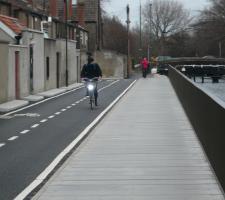 Cyclists and pedestrians paths
