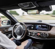 drive autonomously (Picture copyright Daimler)