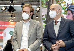 Mayor of Hamburg: Dr Peter Tschentscher (right) and Dr Anjes Tjarks take a tour of the show floor