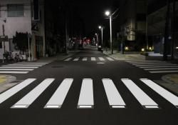 Crosswalk pedestrian safety vulnerable road user road stud (image: Sernis)