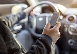 Victoria Australia phone use driving distracted road deaths © Flynt | Dreamstime.com