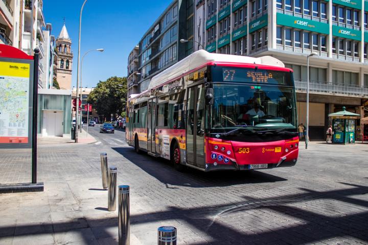 Spain buses data real-time innovation technology © Jose Hernandez | Dreamstime.com