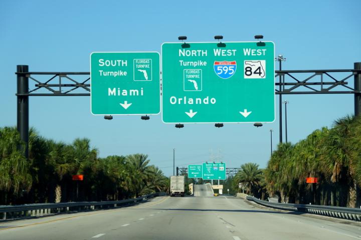 Florida Turnpike road safety data  © Khairil Junos | Dreamstime.com